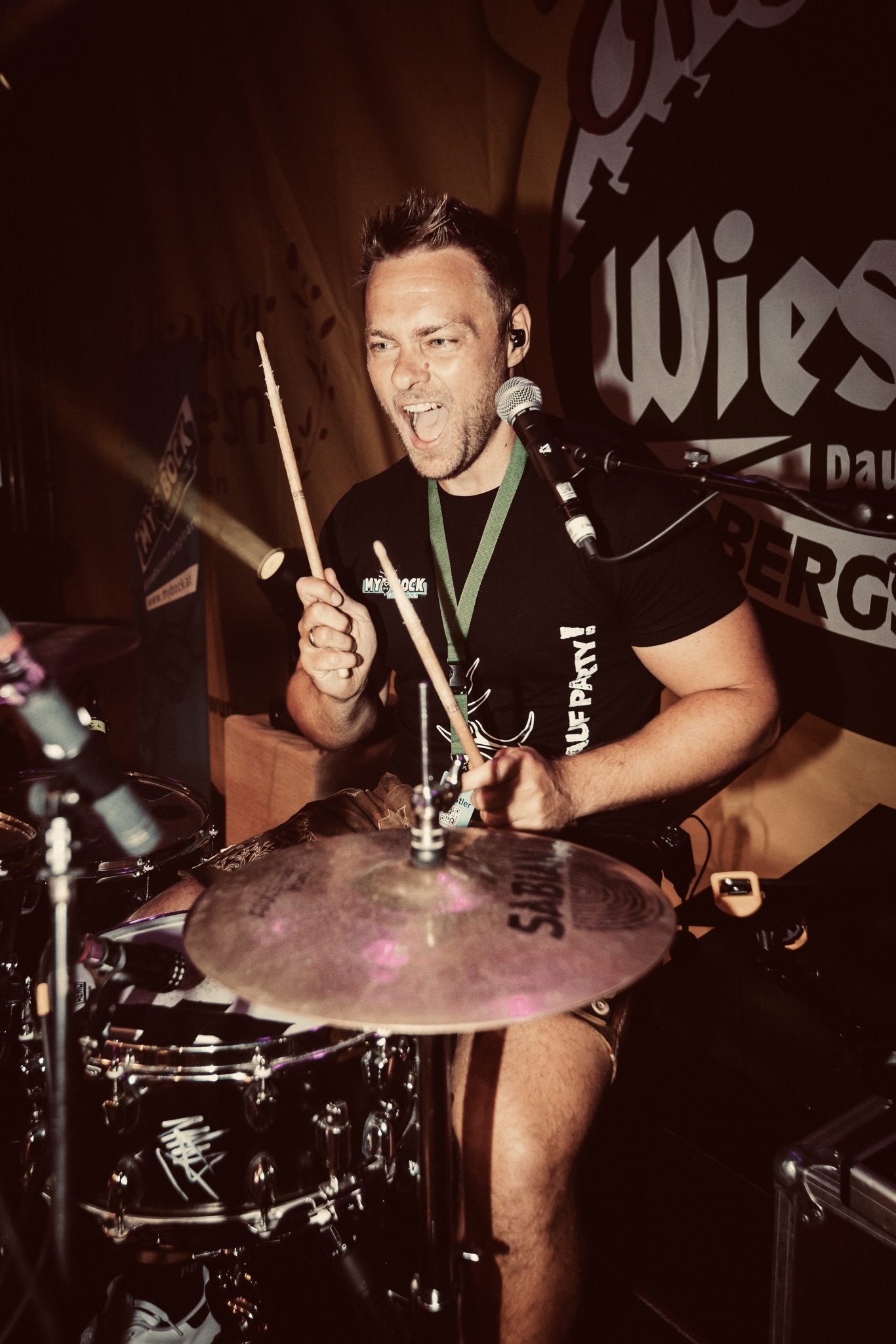 Phil – Drums · Gesang